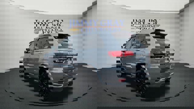 Used 2021 Jeep Grand Cherokee Laredo X image 3