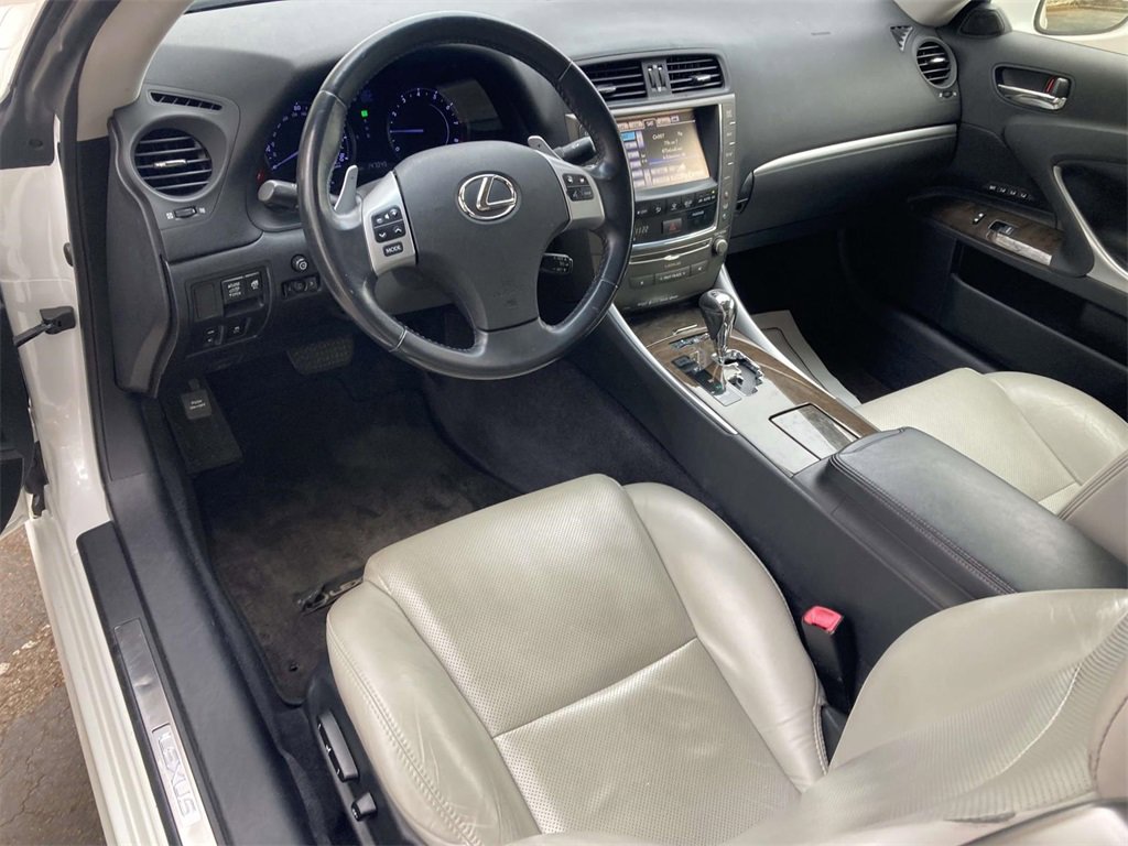 Used 2013 Lexus IS 350C image 10