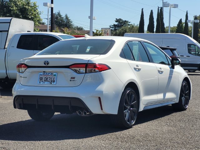 Certified 2025 Toyota Corolla SE w/ Convenience Package FWD image 6