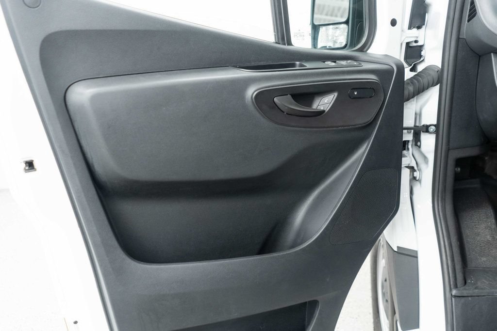 Used 2025 Mercedes-Benz Sprinter 2500 image 17
