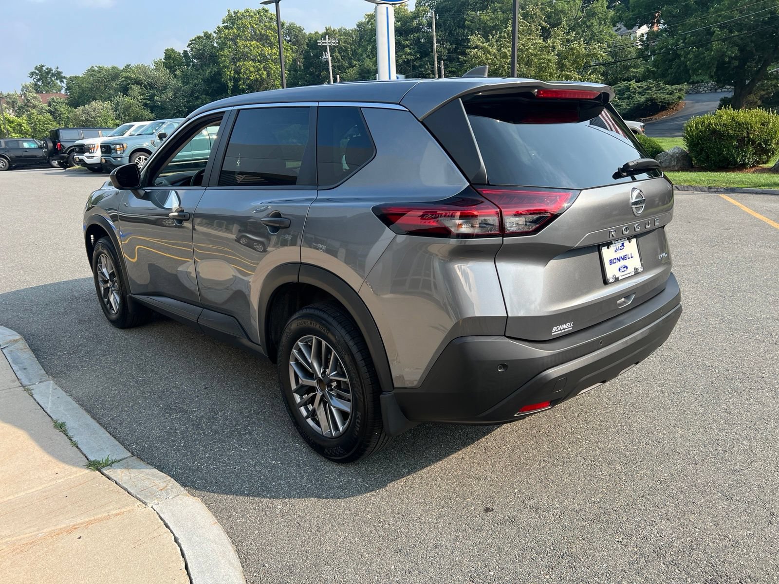 Used 2021 Nissan Rogue S AWD/4WD image 6