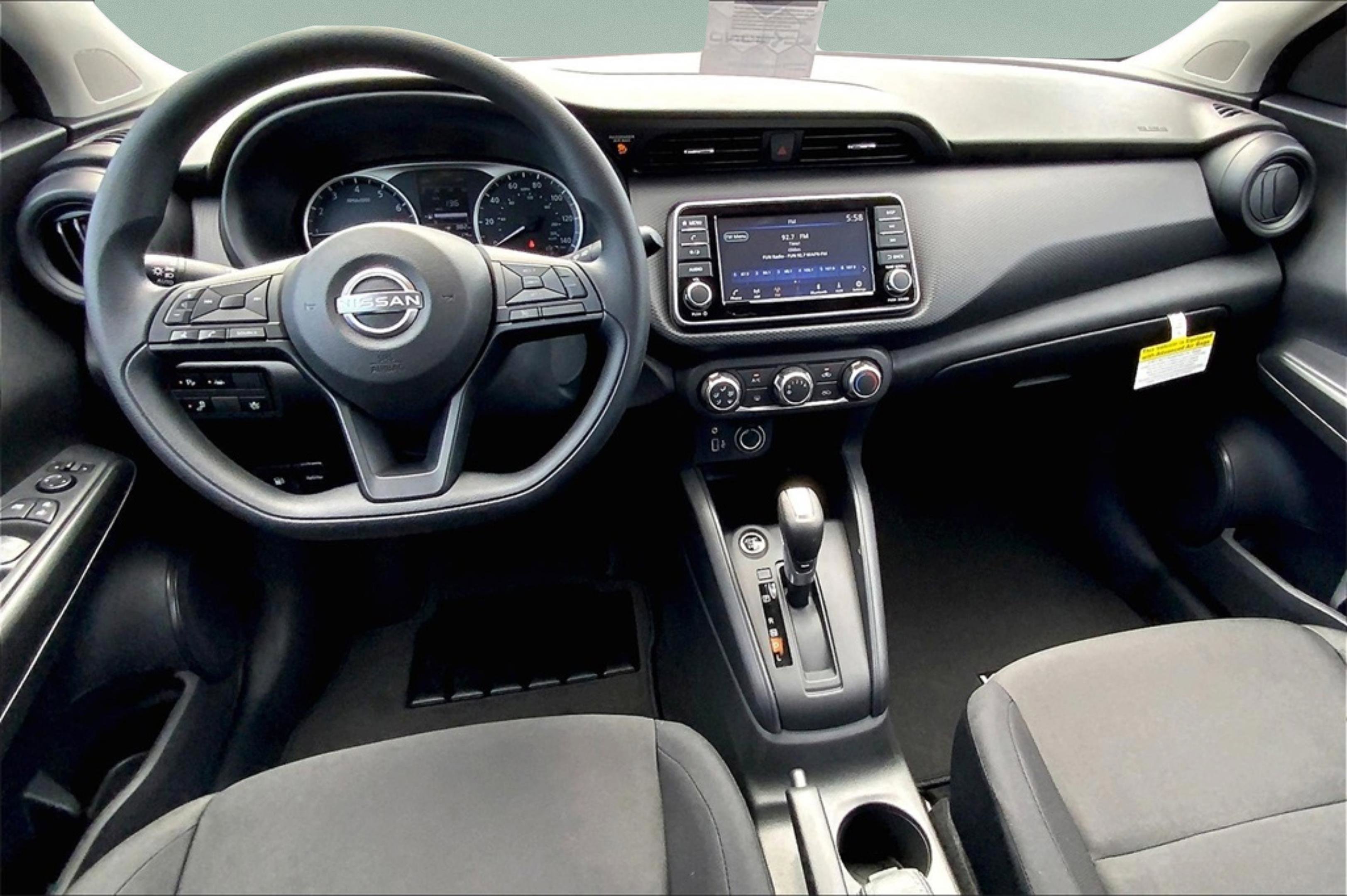 New 2025 Nissan Kicks Play S image 6