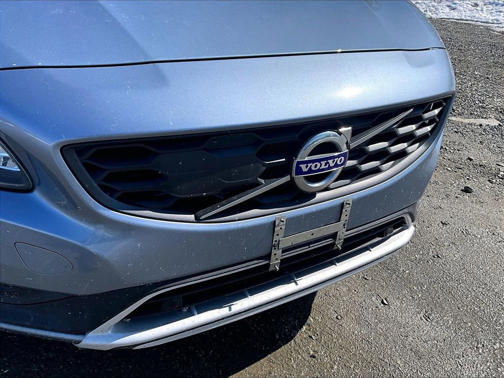 Used 2018 Volvo V60 T5 Cross Country w/ Convenience Package image 26