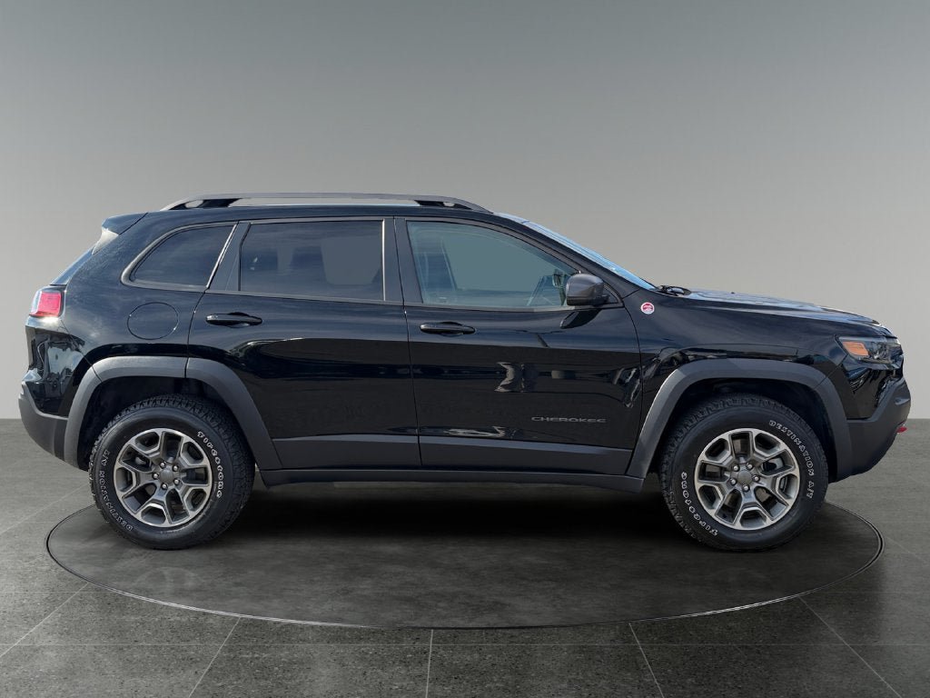 Used 2021 Jeep Cherokee Trailhawk w/ Trailer Tow Group AWD/4WD image 11