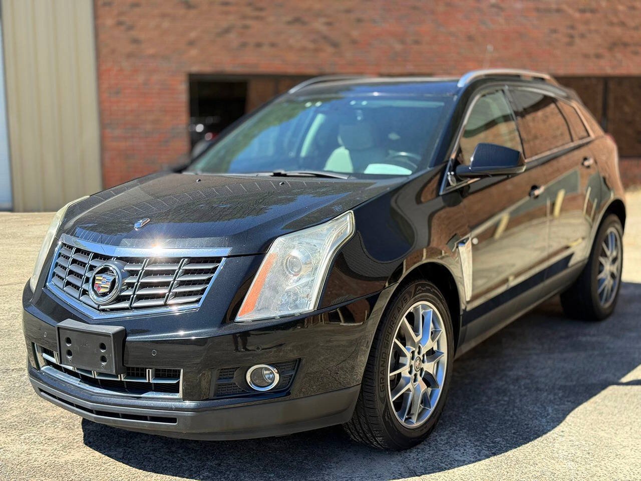 Used 2016 Cadillac SRX Performance w/ Driver Awareness Package AWD/4WD image 2