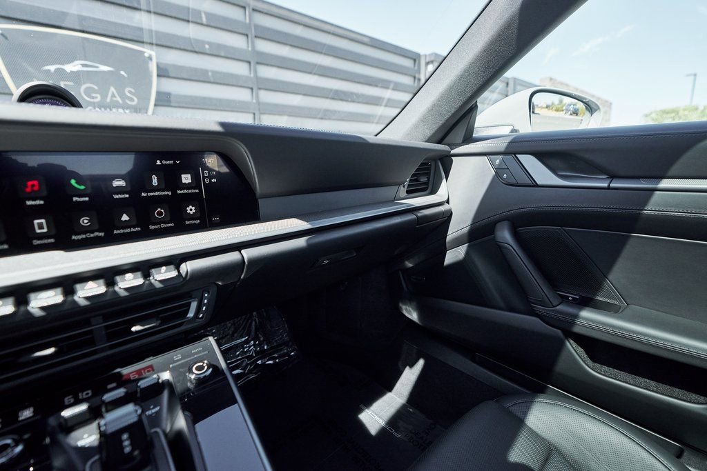 Used 2024 Porsche 911 Carrera 4S w/ Premium Package image 75