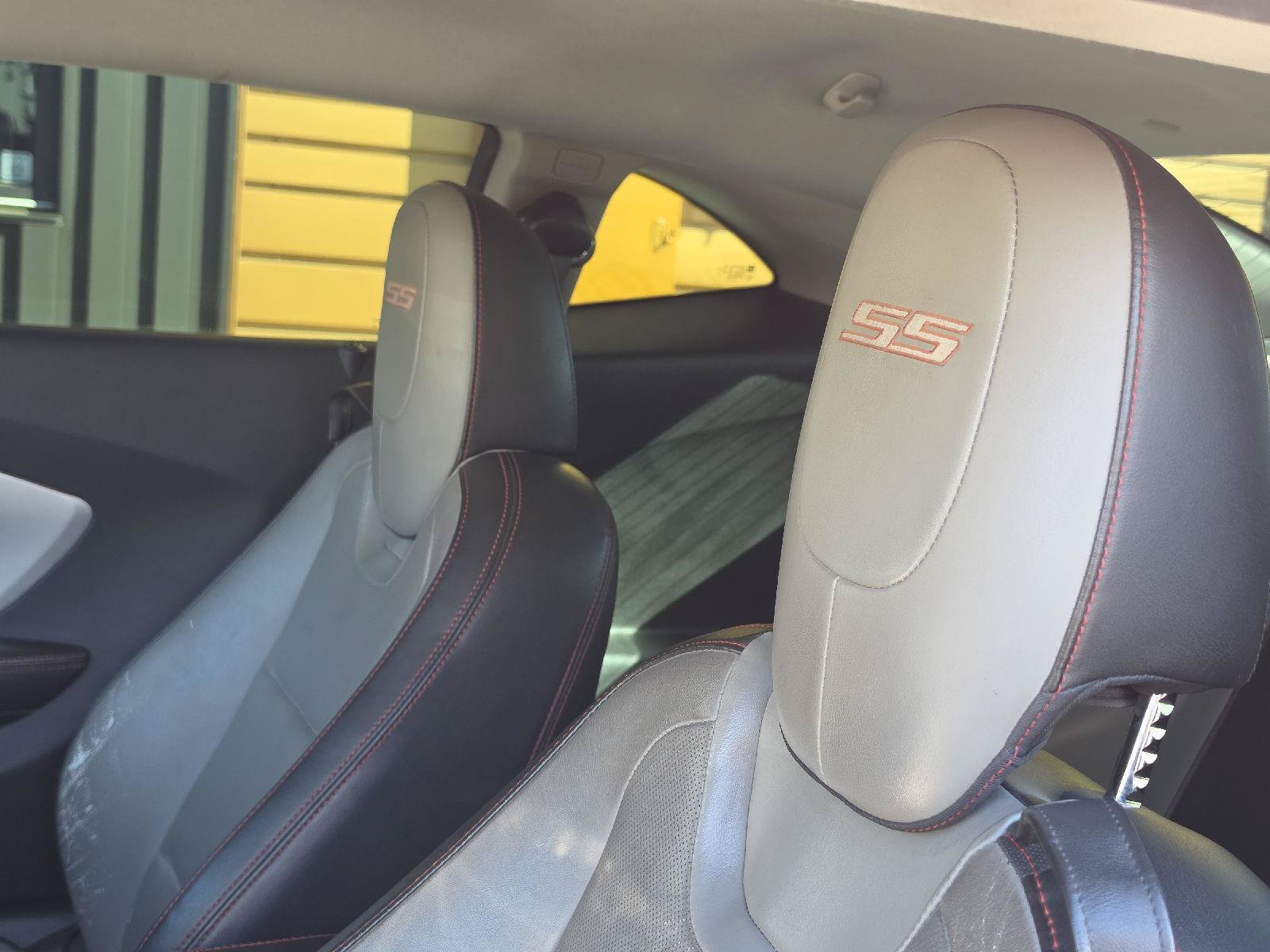 Used 2011 Chevrolet Camaro SS RWD image 14