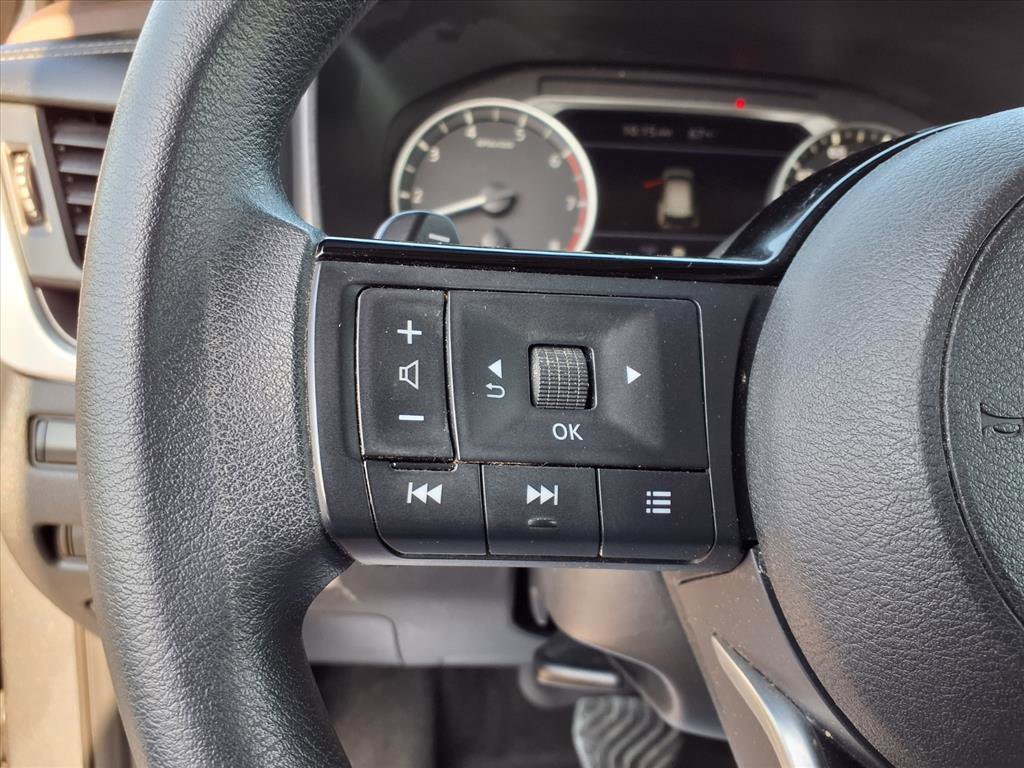 Used 2023 Nissan Rogue SV image 13