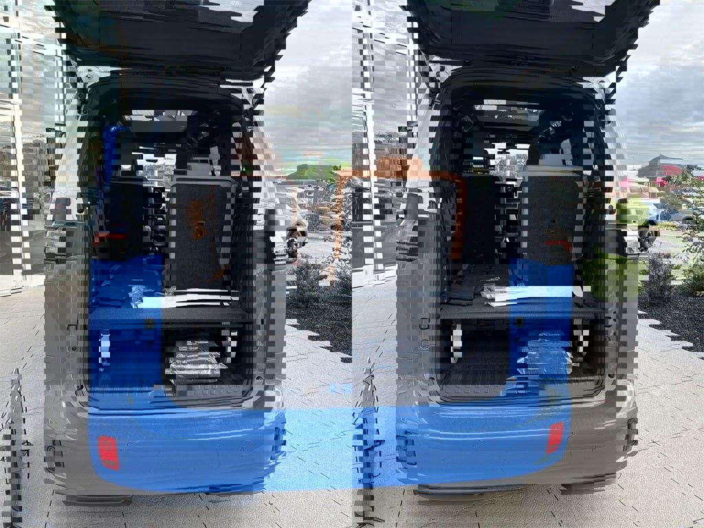 New 2025 Volkswagen ID. Buzz Pro S Plus image 44