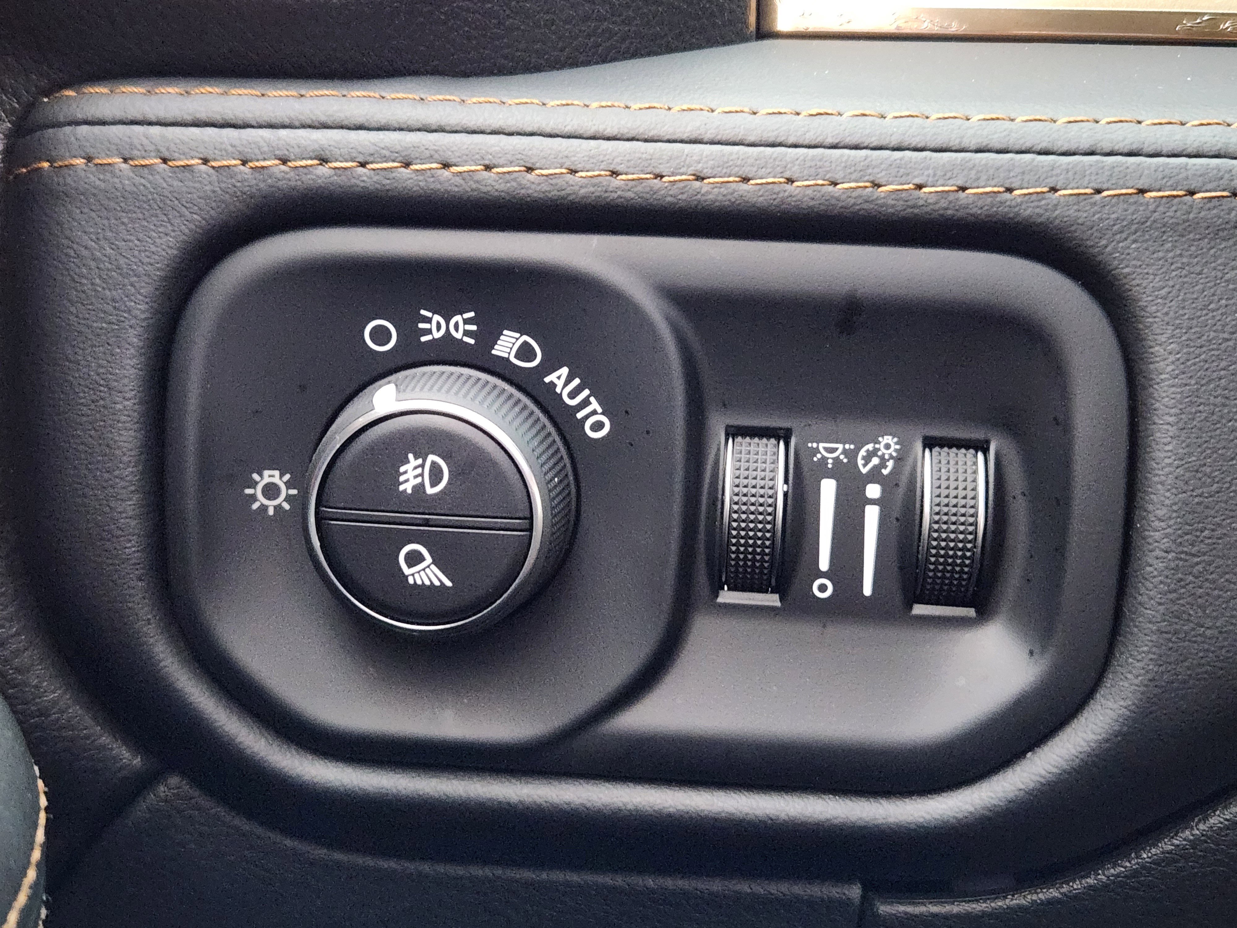 Used 2024 RAM 2500 Limited image 27