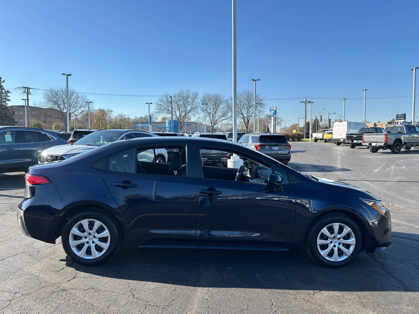 Used 2022 Toyota Corolla LE image 9