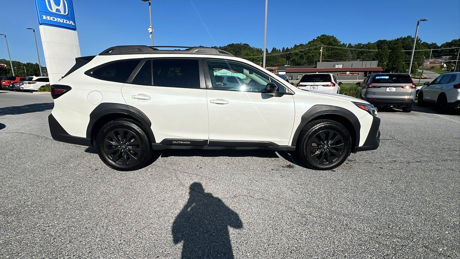 Used 2023 Subaru Outback Onyx Edition XT AWD/4WD image 3
