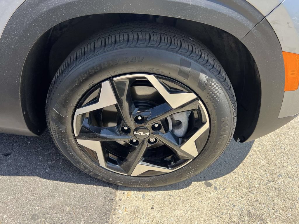 Used 2025 Kia Seltos EX w/ EX Sunroof Package AWD/4WD image 9