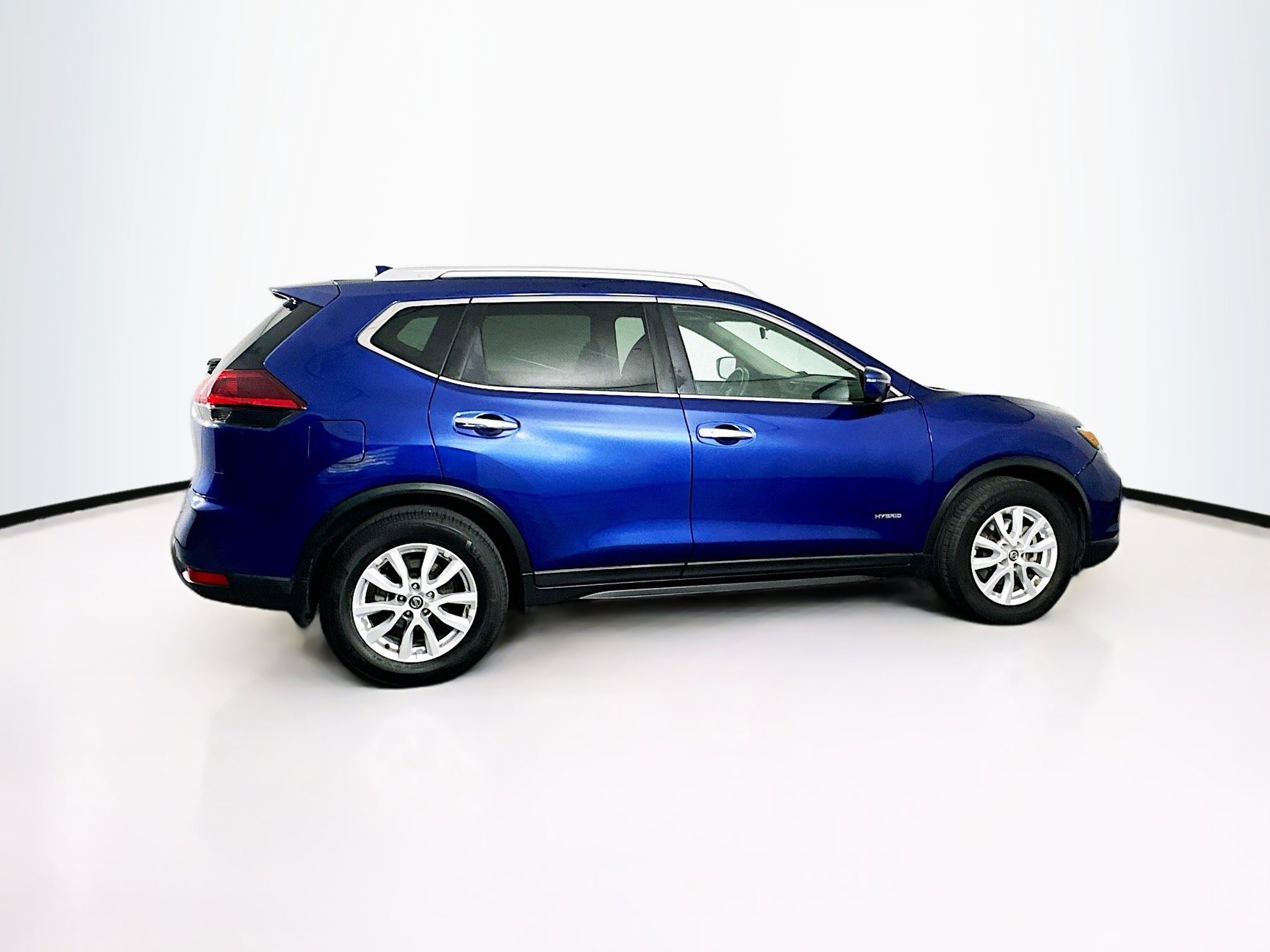 Used 2018 Nissan Rogue SV w/ Premium Package image 10