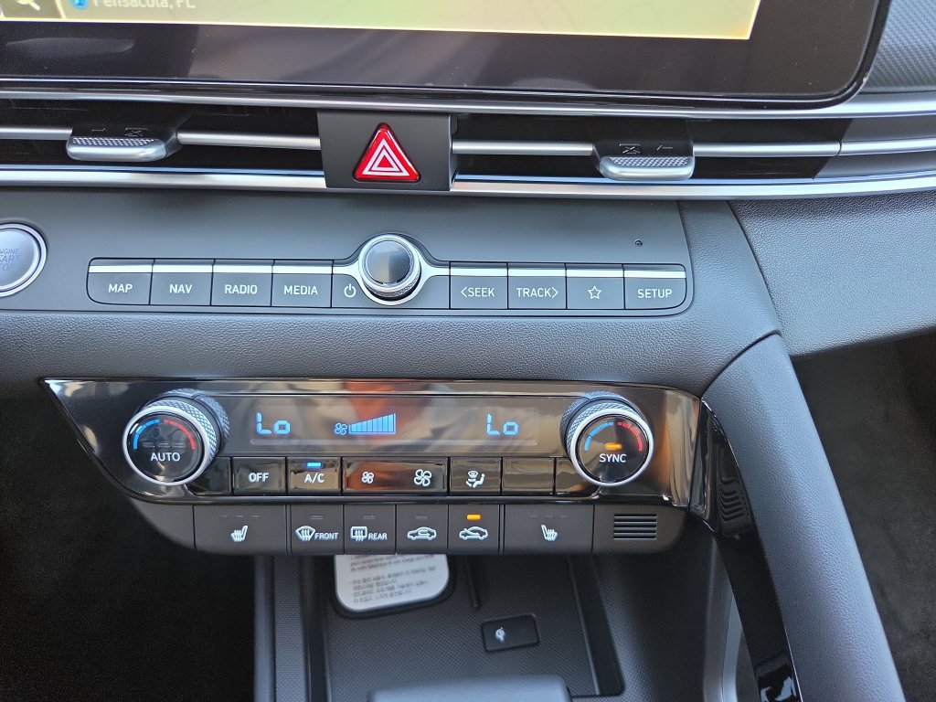 New 2026 Hyundai Elantra Limited FWD image 26