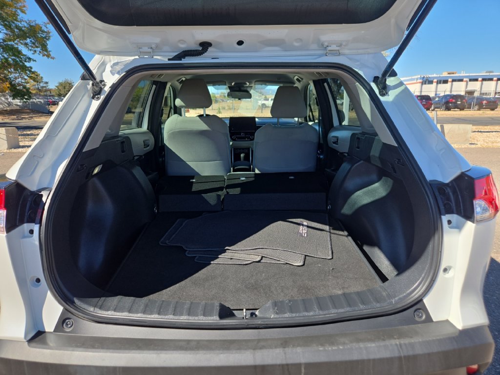 Used 2023 Toyota Corolla Cross L AWD/4WD image 18