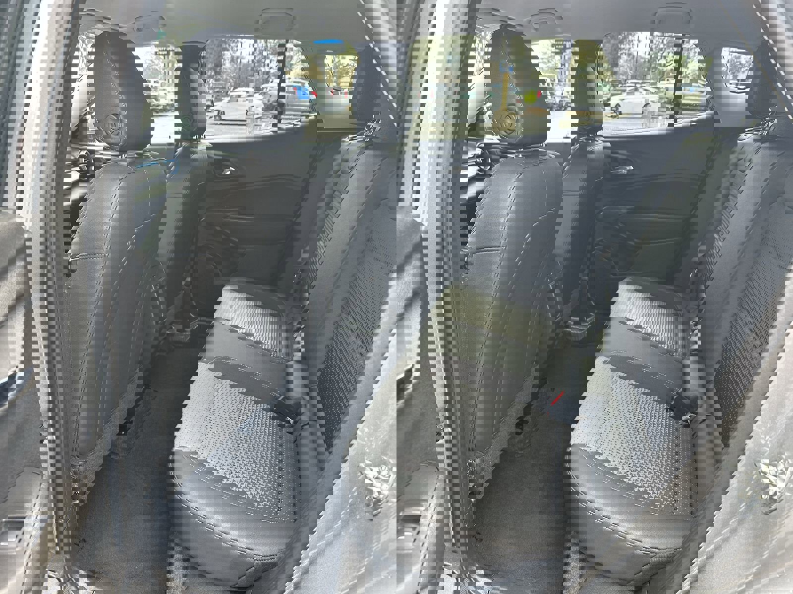 Used 2025 Chevrolet Trax LT w/ LT Convenience Package image 31