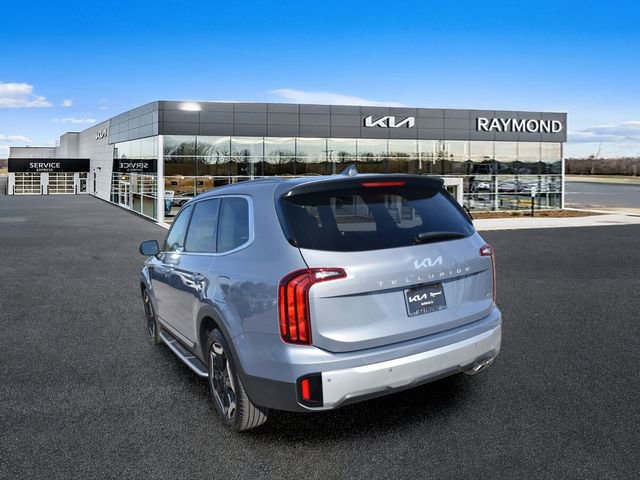 Certified 2023 Kia Telluride S w/ S Sunroof Package AWD/4WD image 6