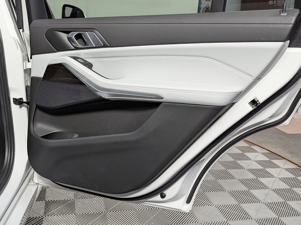 Certified 2023 BMW X7 xDrive40i image 43