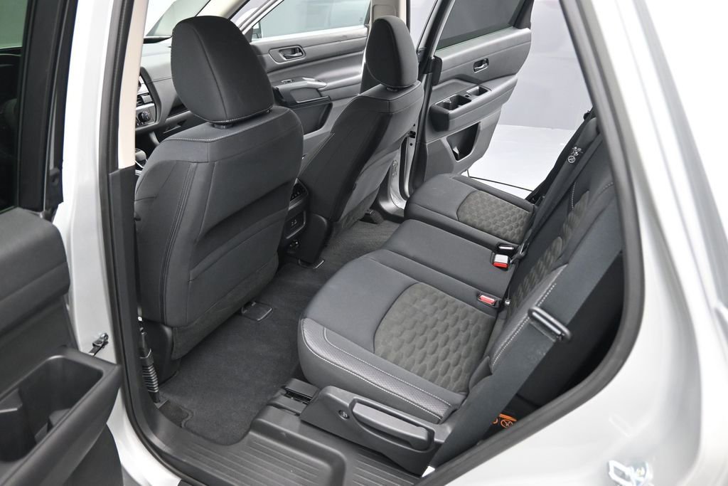 Used 2024 Nissan Pathfinder SV AWD/4WD image 26