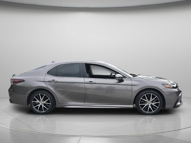 Used 2024 Toyota Camry SE FWD image 5
