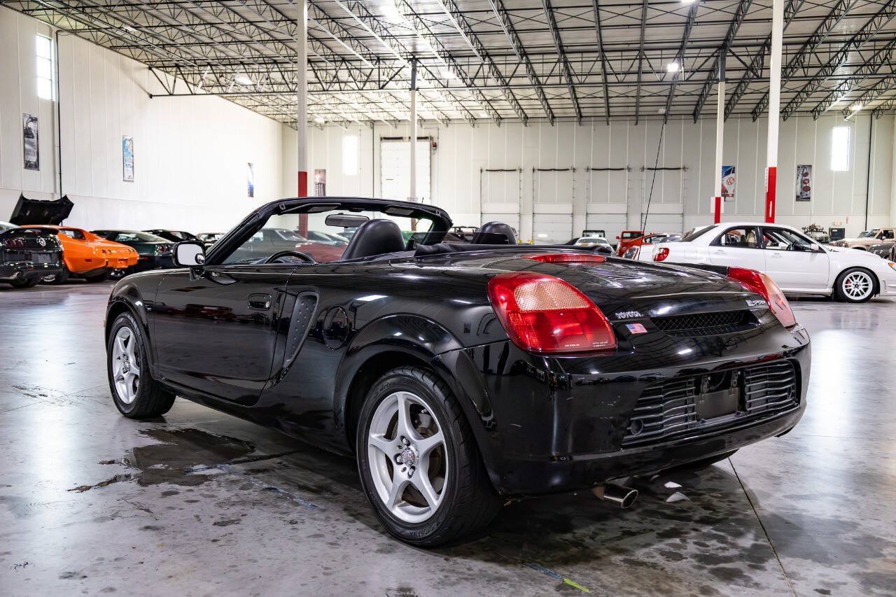 Used 2000 Toyota MR2 RWD image 4