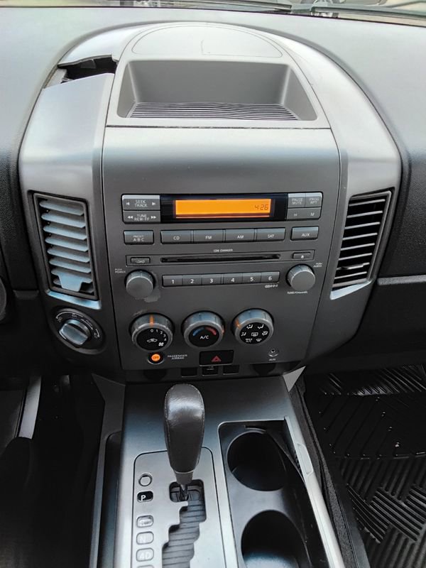 Used 2004 Nissan Titan SE AWD/4WD image 12