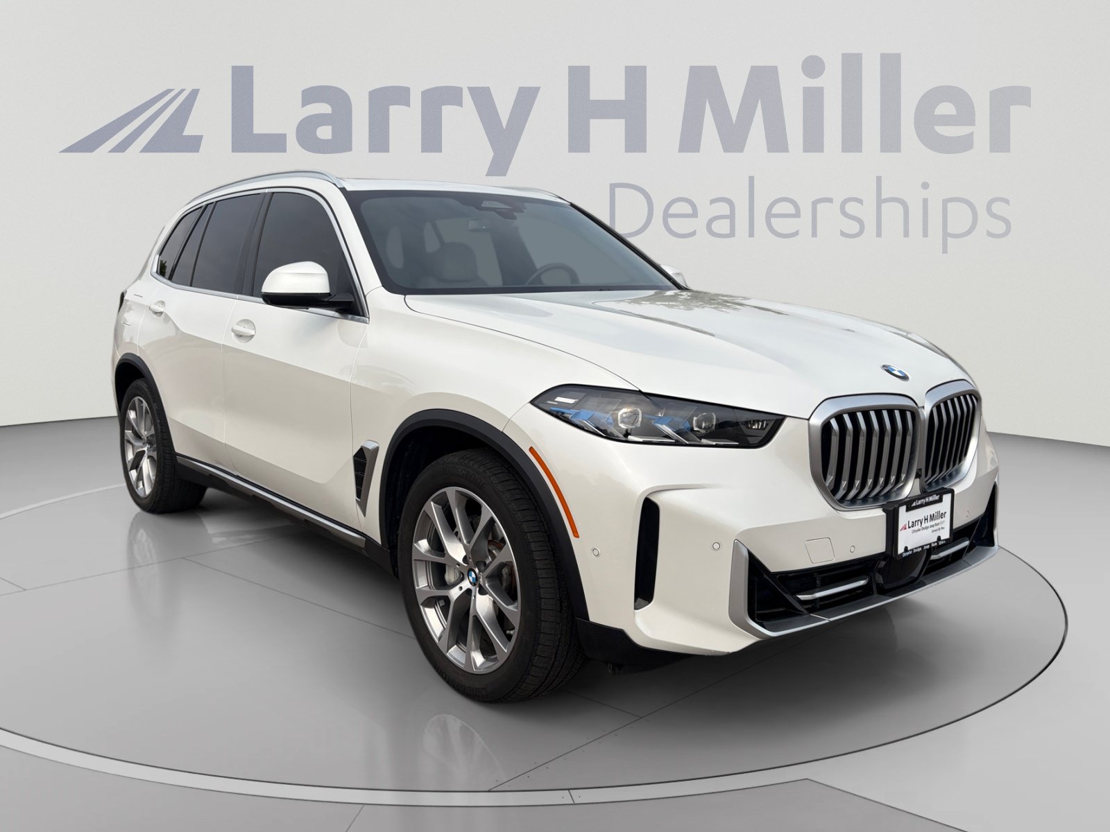 Used 2024 BMW X5 xDrive40i w/ Premium Package AWD/4WD image 8