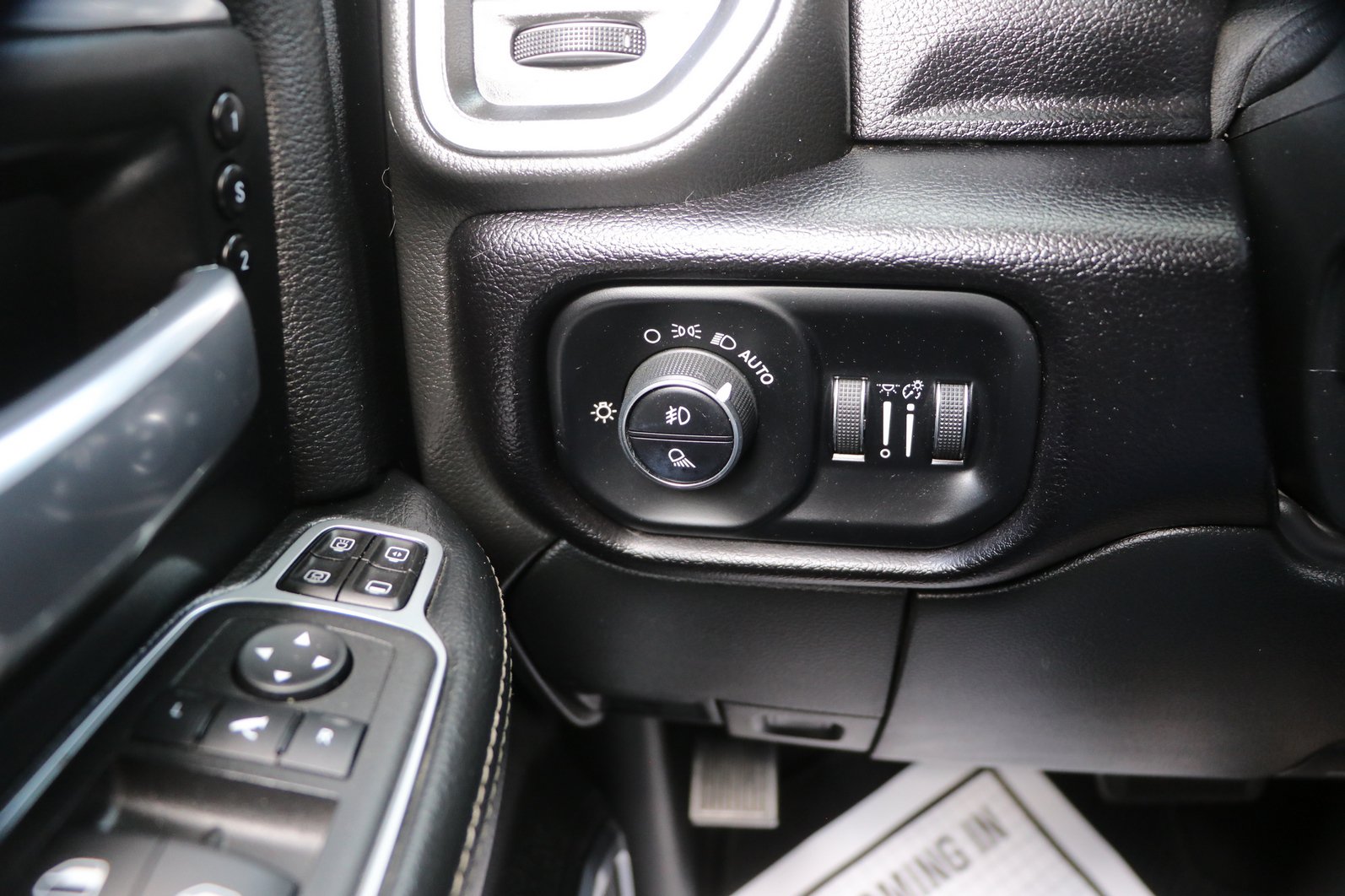 Used 2024 RAM 2500 Laramie w/ Safety Group AWD/4WD image 12