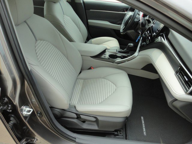 Used 2022 Toyota Camry SE image 17