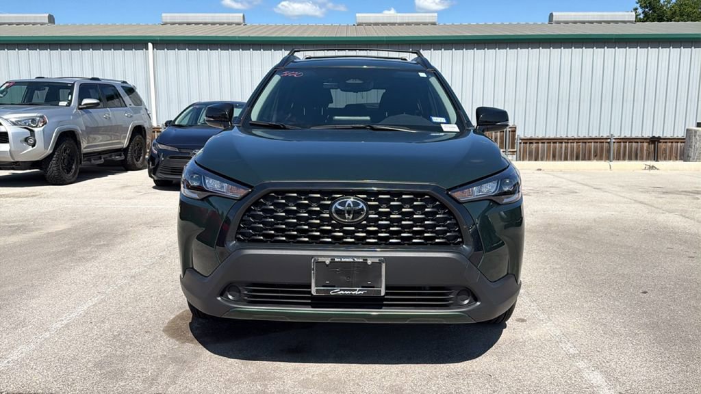 Certified 2025 Toyota Corolla Cross LE FWD image 2