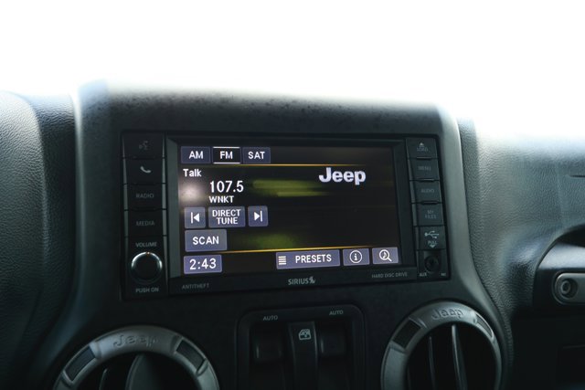 Used 2016 Jeep Wrangler Sport image 15