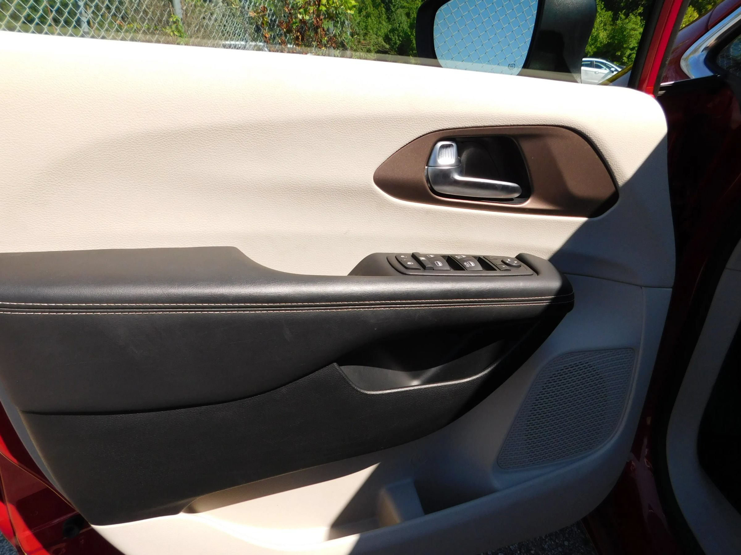 Used 2024 Chrysler Voyager LX FWD image 15