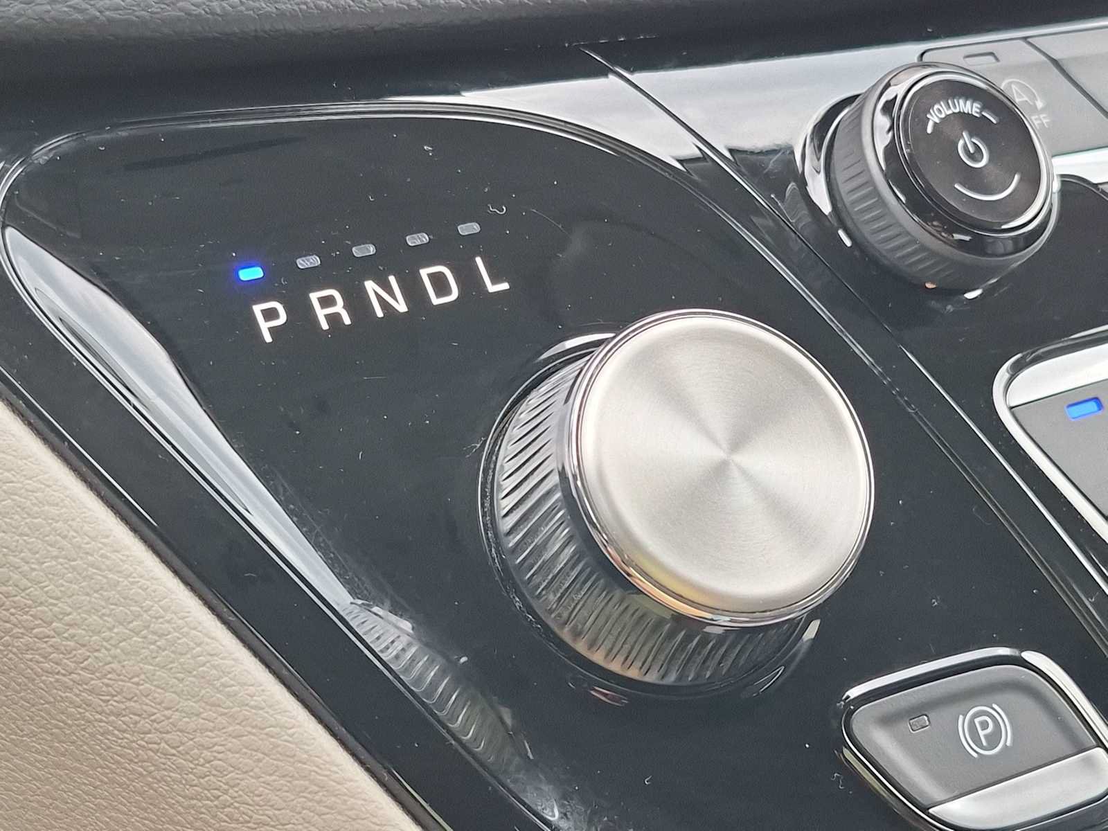 Used 2024 Chrysler Pacifica Touring-L FWD image 29