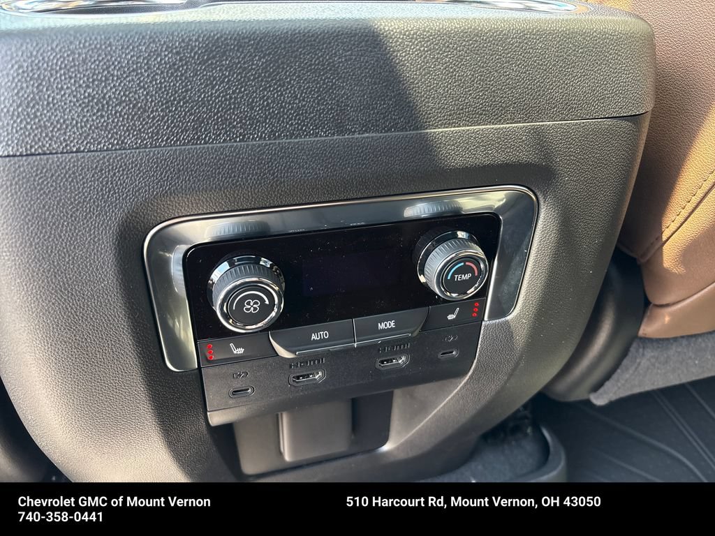 New 2026 Chevrolet Suburban High Country AWD/4WD image 33