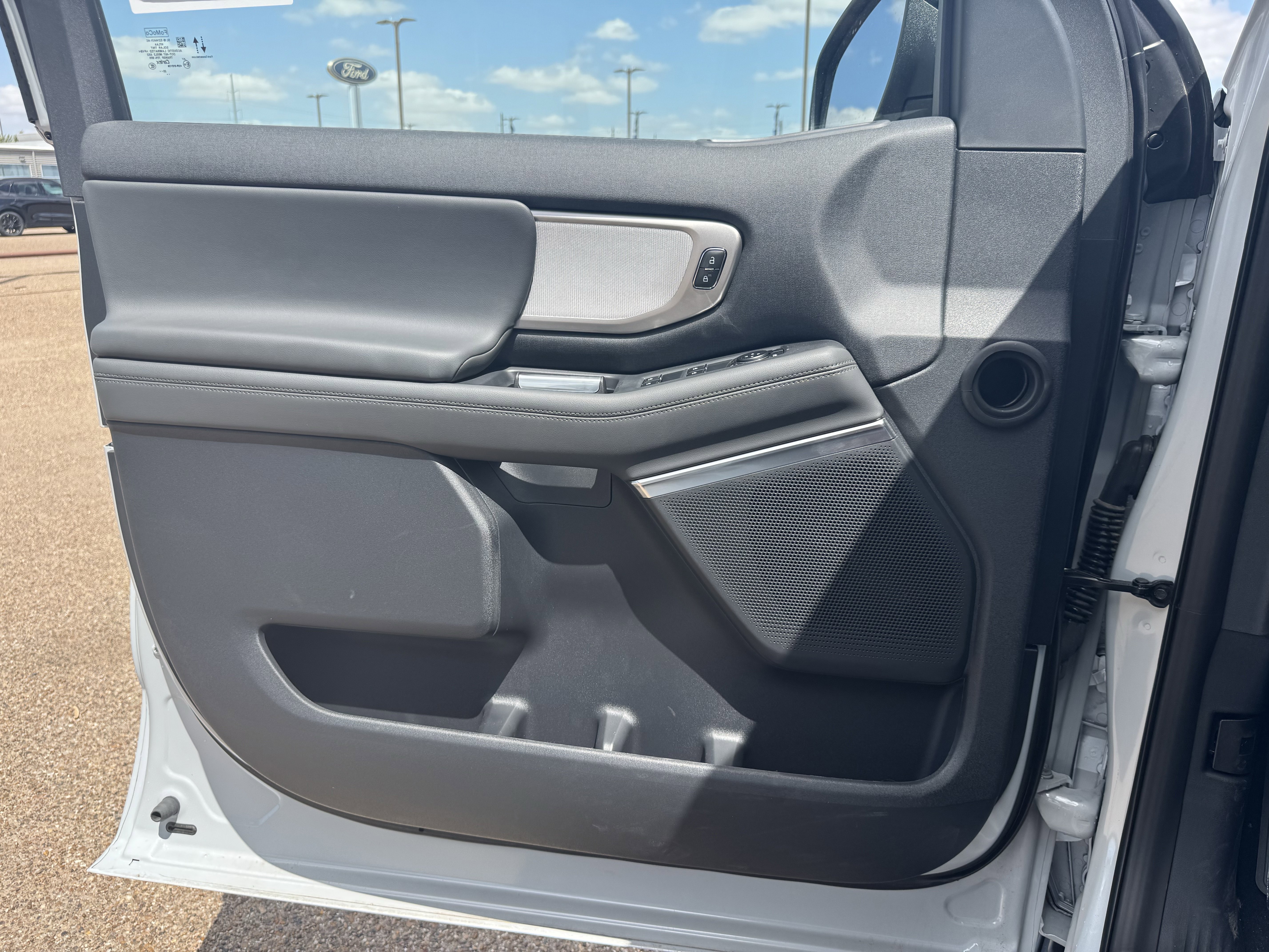 New 2026 Ford Expedition Active image 21