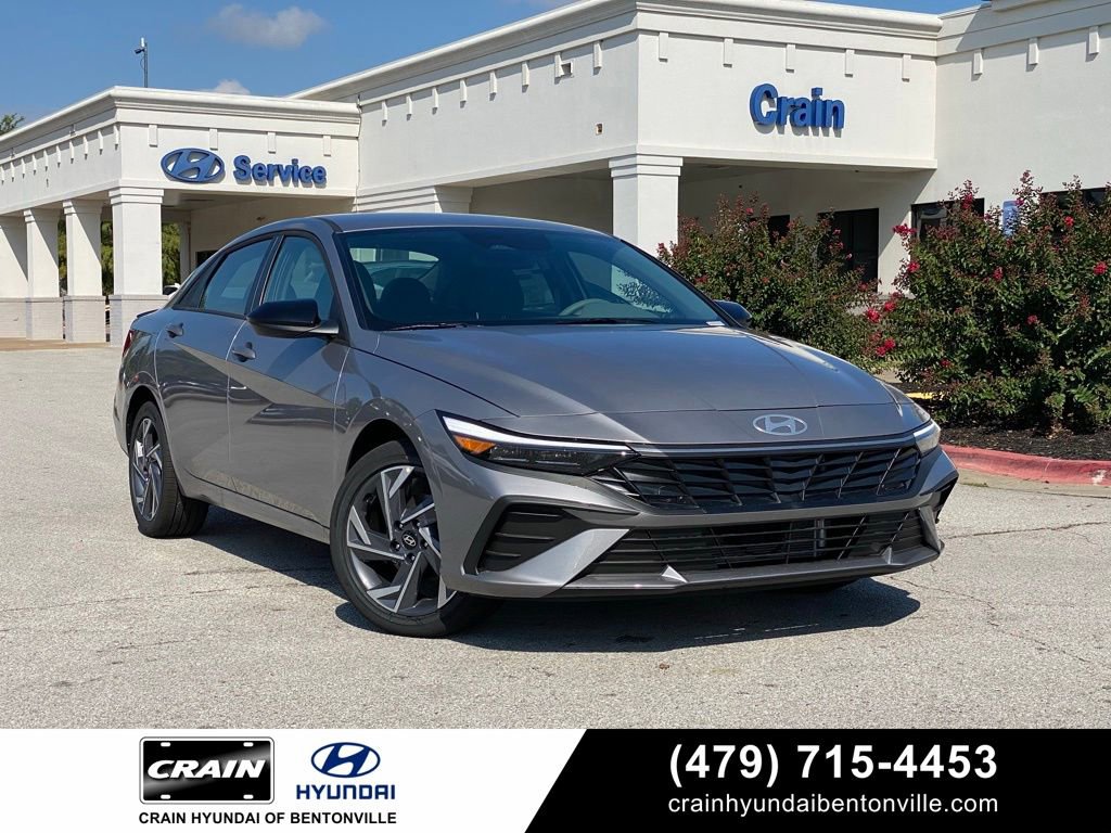 New 2025 Hyundai Elantra SEL FWD image 1