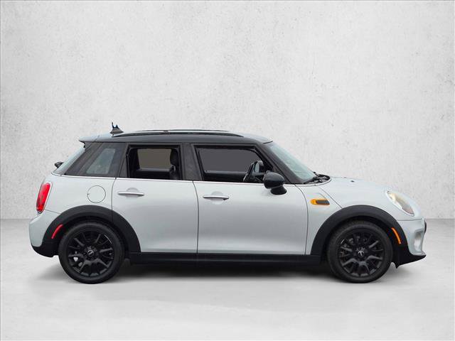 Used 2016 MINI Cooper 4-Door Hardtop FWD video 4