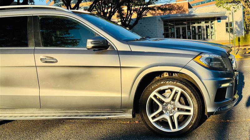 Used 2014 Mercedes-Benz GL 550 4MATIC image 7