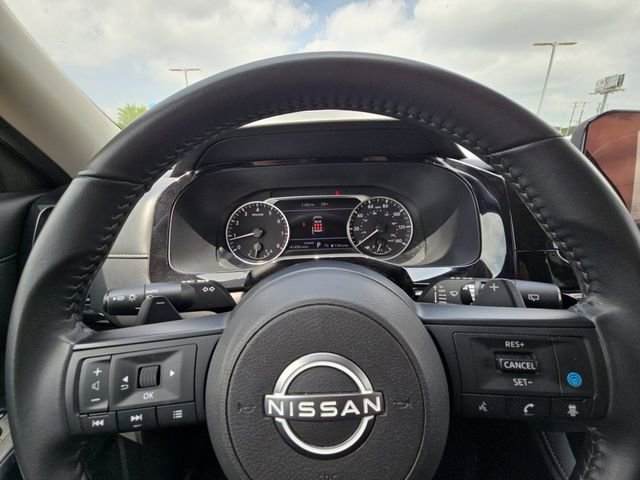 Used 2025 Nissan Pathfinder SV FWD image 25