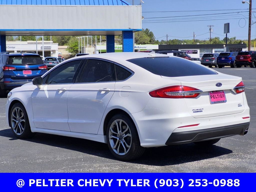 Used 2019 Ford Fusion SEL image 4