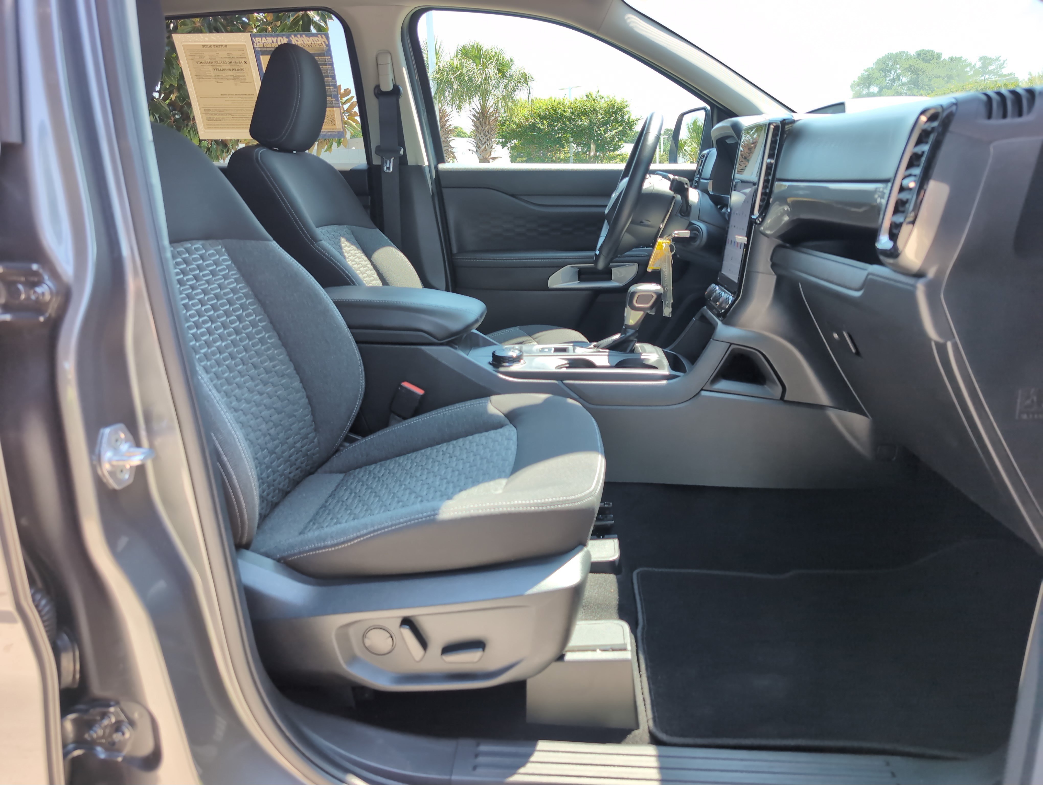 Used 2025 Ford Ranger XLT w/ Equipment Group 301A High AWD/4WD image 32