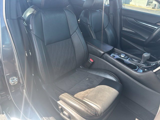 Used 2023 Nissan Maxima SR w/ Sport Mat Group FWD image 23