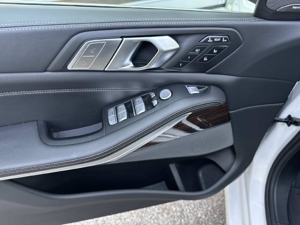 Used 2019 BMW X7 xDrive40i w/ Premium Package AWD/4WD image 21