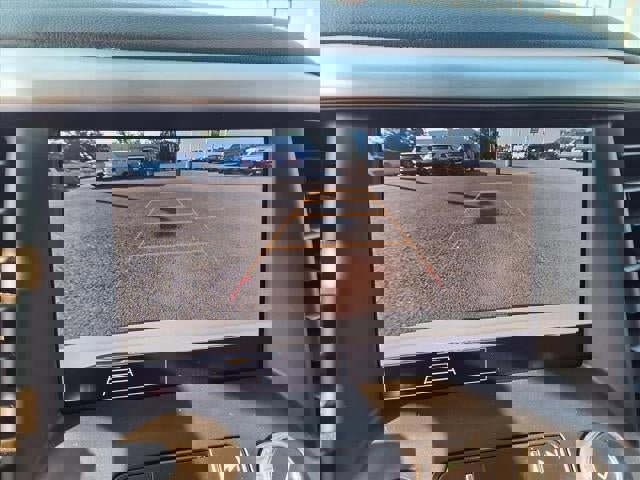 Used 2023 GMC Acadia SLE w/ Elevation Edition image 11