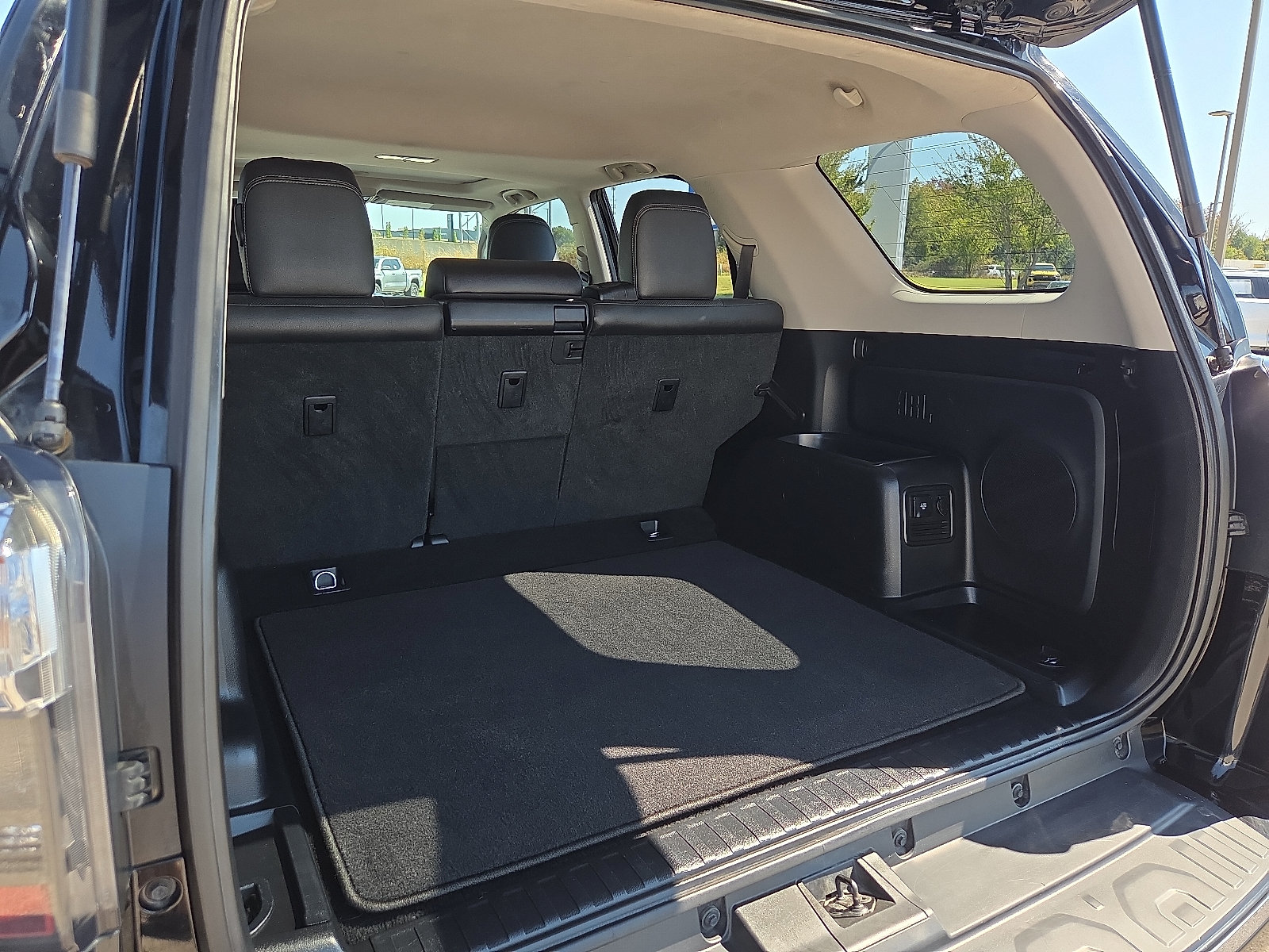 Used 2016 Toyota 4Runner Limited AWD/4WD image 9