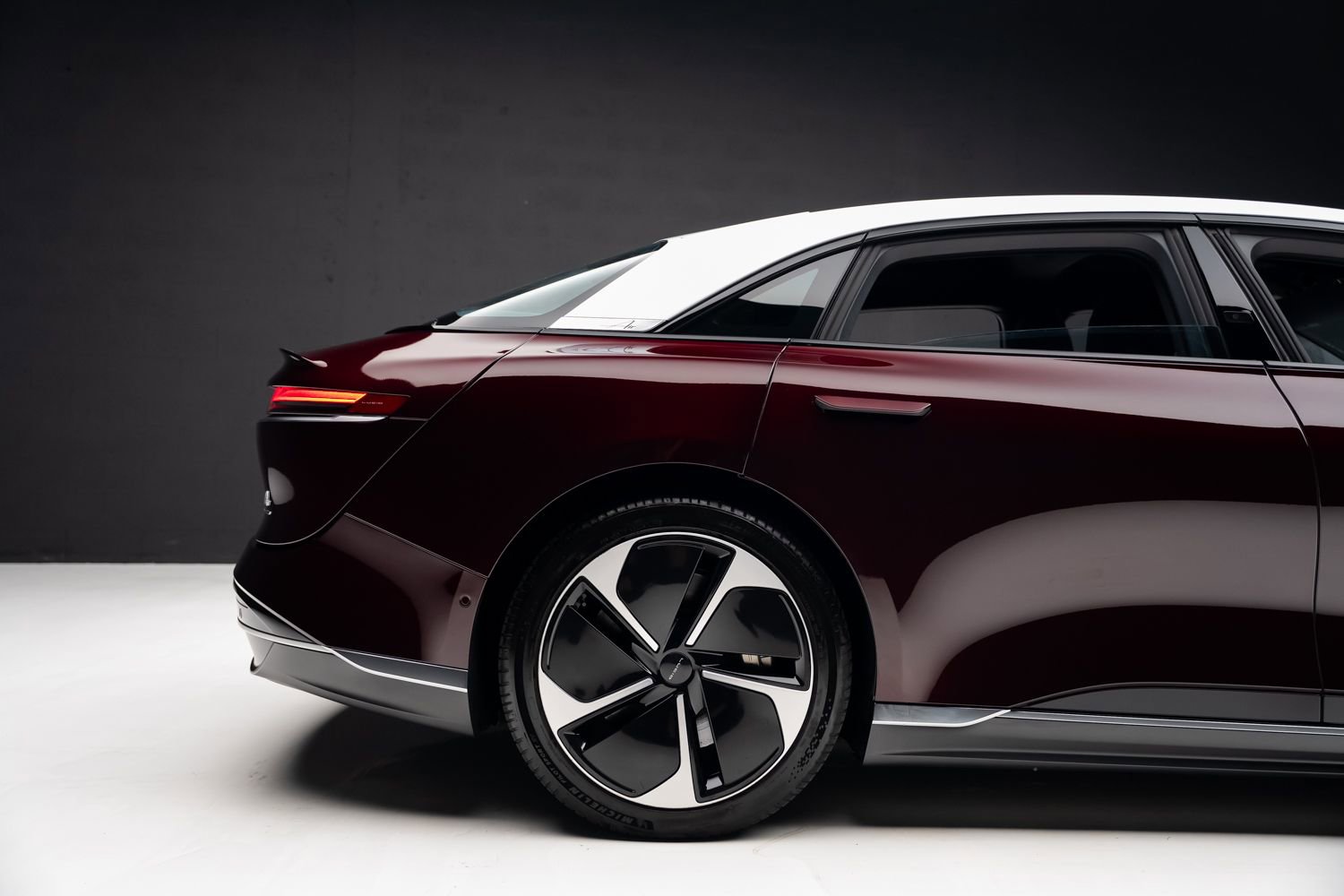 Used 2023 Lucid Air Touring AWD/4WD image 37
