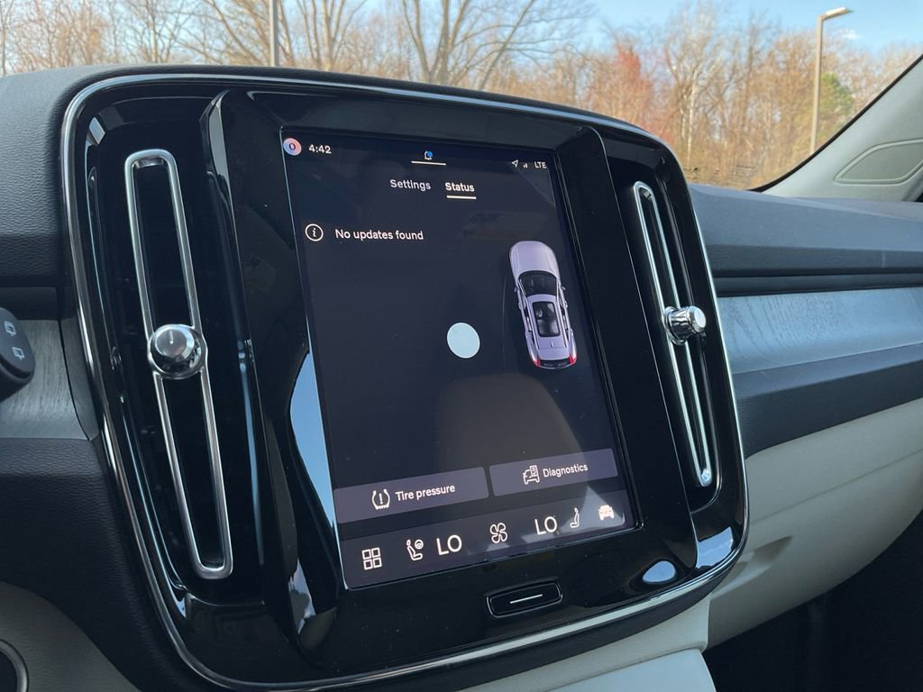 New 2026 Volvo XC40 B5 Plus w/ Protection Package Premier image 27