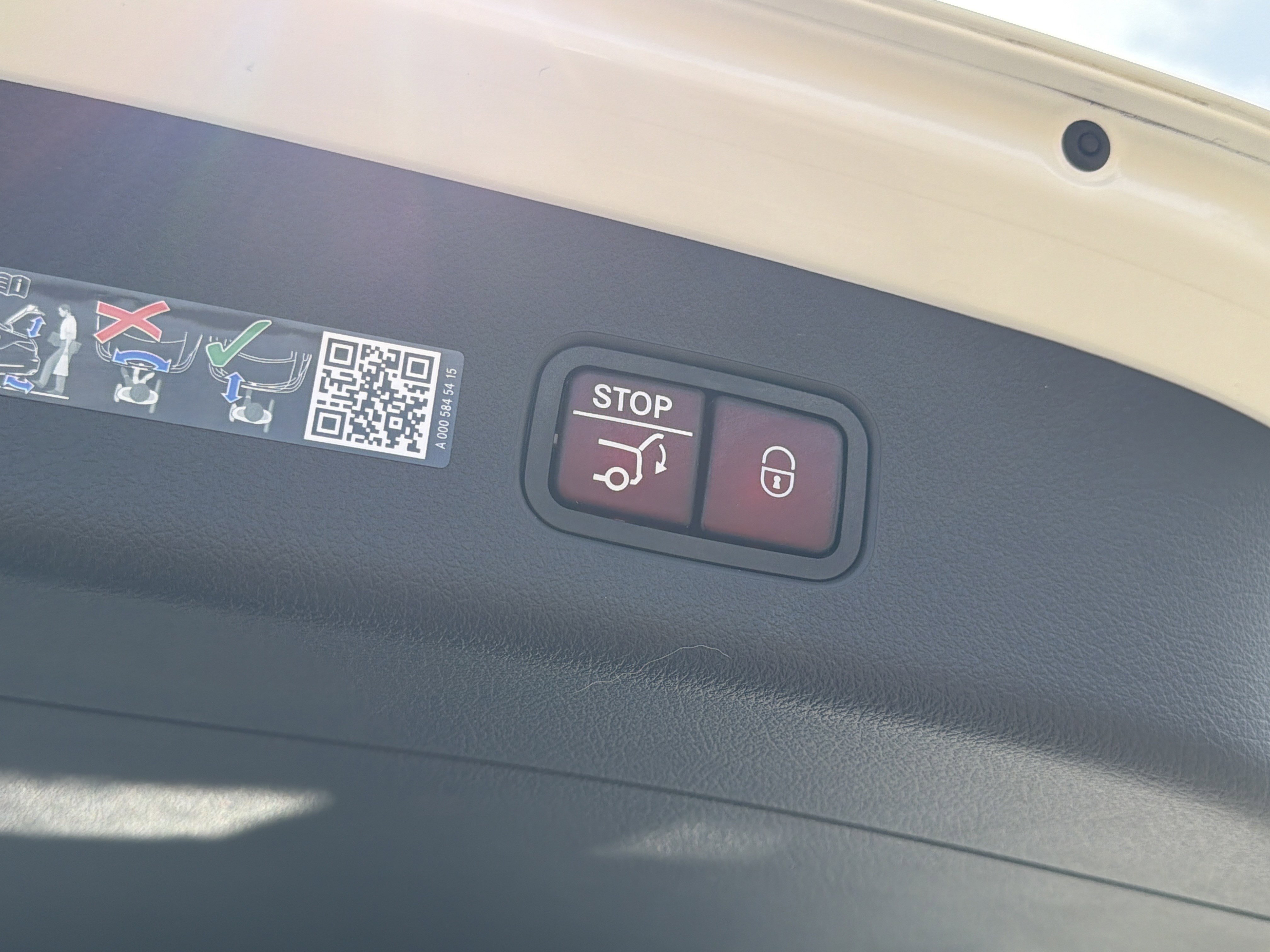 Used 2025 Mercedes-Benz GLC 300 4MATIC image 19