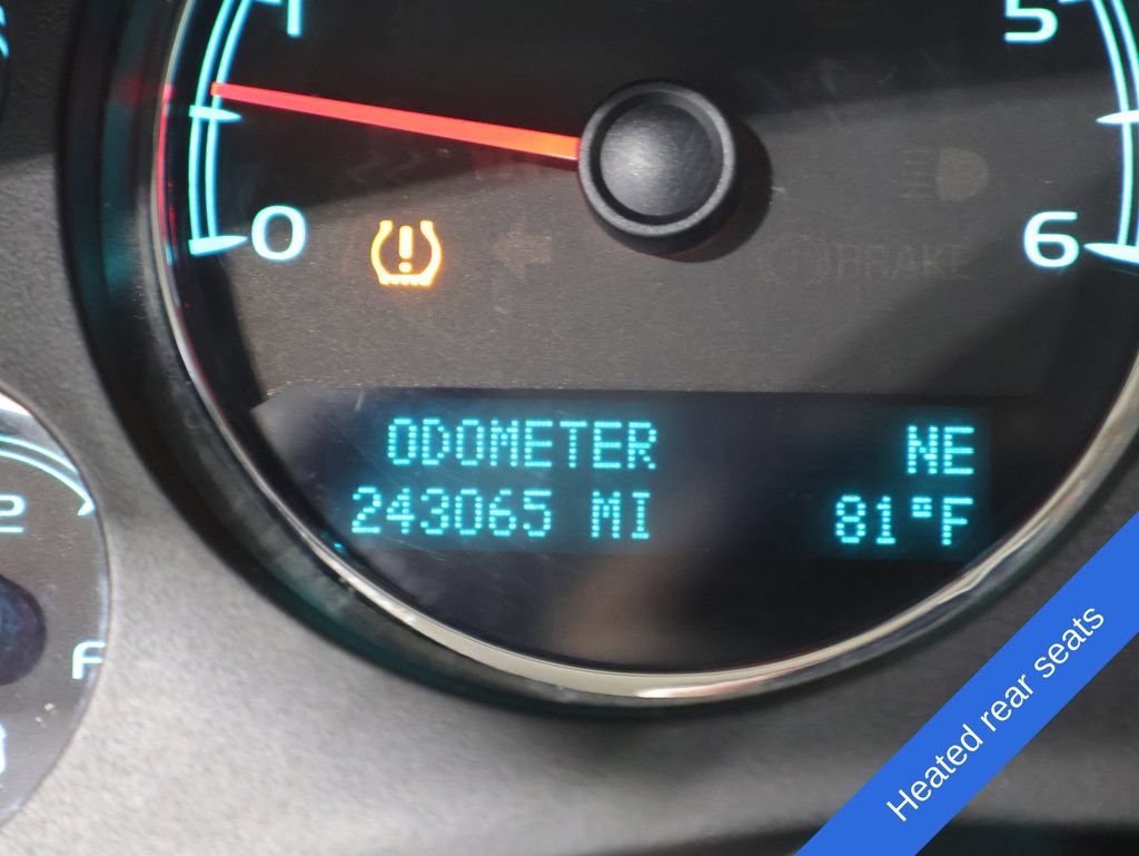 Used 2013 Chevrolet Suburban LTZ AWD/4WD image 4